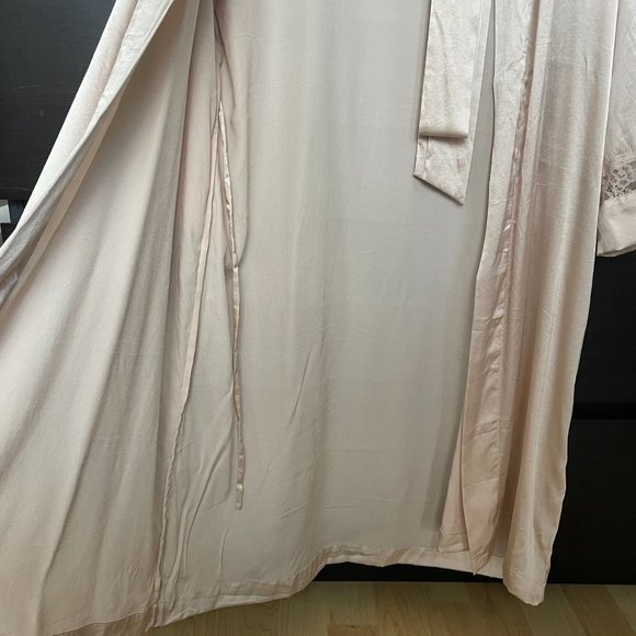 Mansphil Pink Silk Robe - Picture 8 of 11